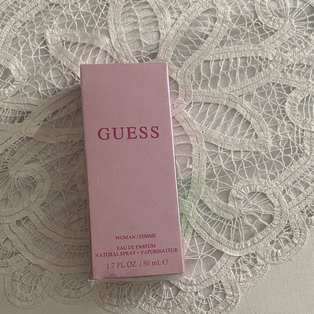 Guess Woman Eau de Parfum — Light Pink Bottle